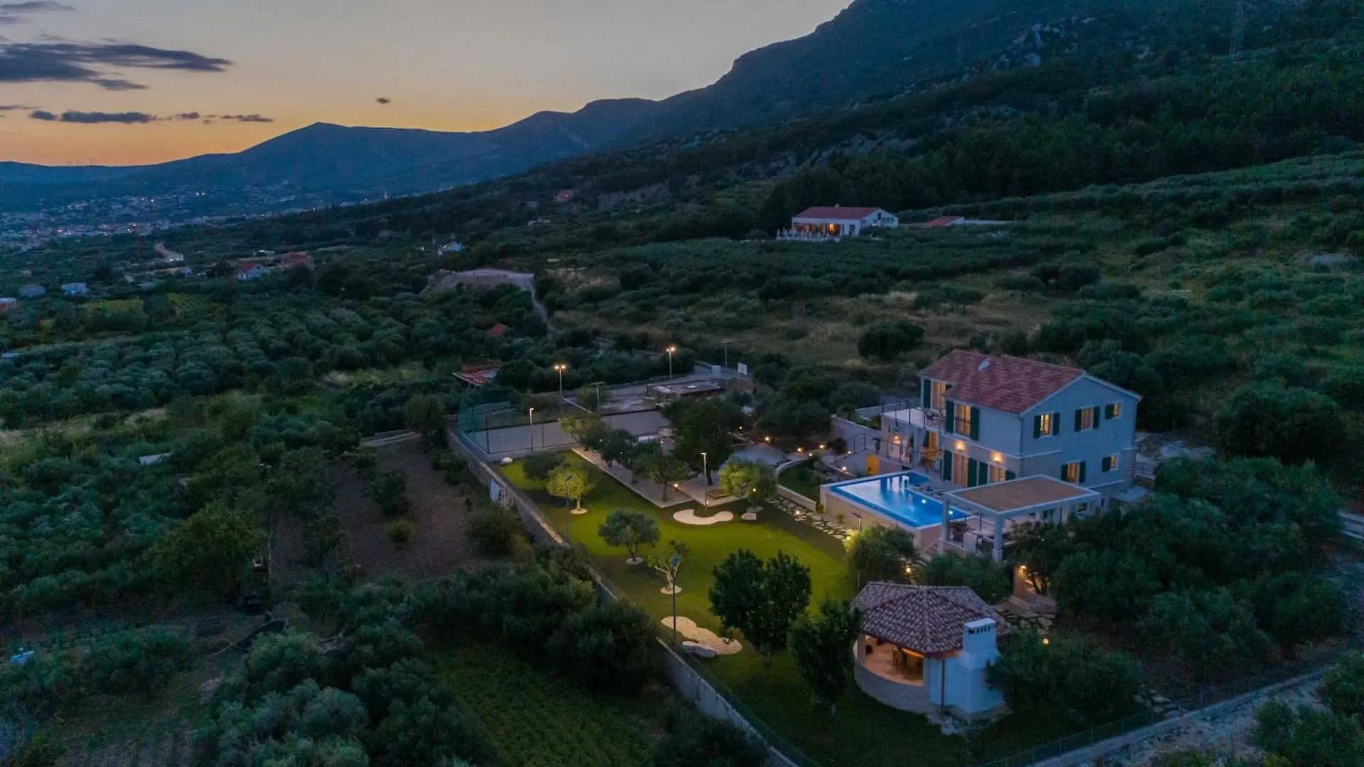 Villa Blue Ivy With Heated Pool Kaštela