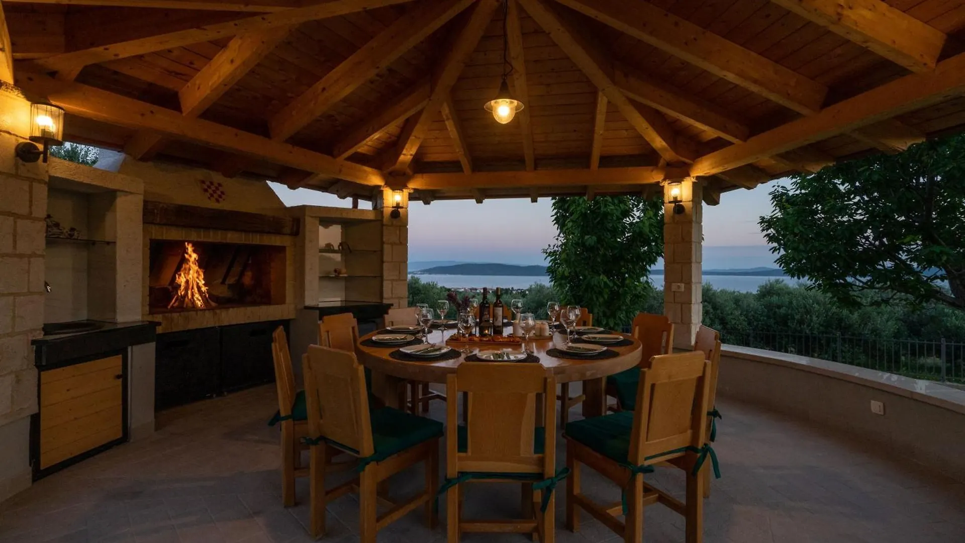 Villa Blue Ivy With Heated Pool Kastela
