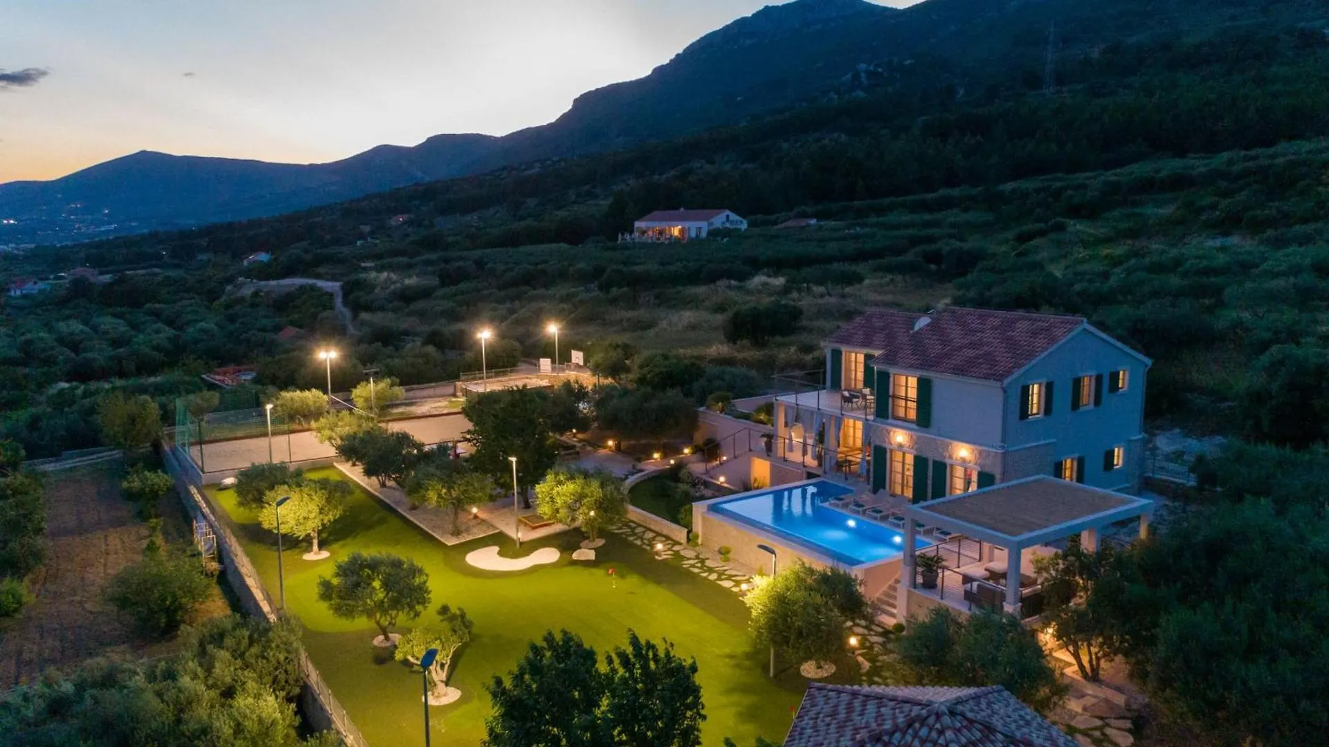 Villa Blue Ivy With Heated Pool Kastela