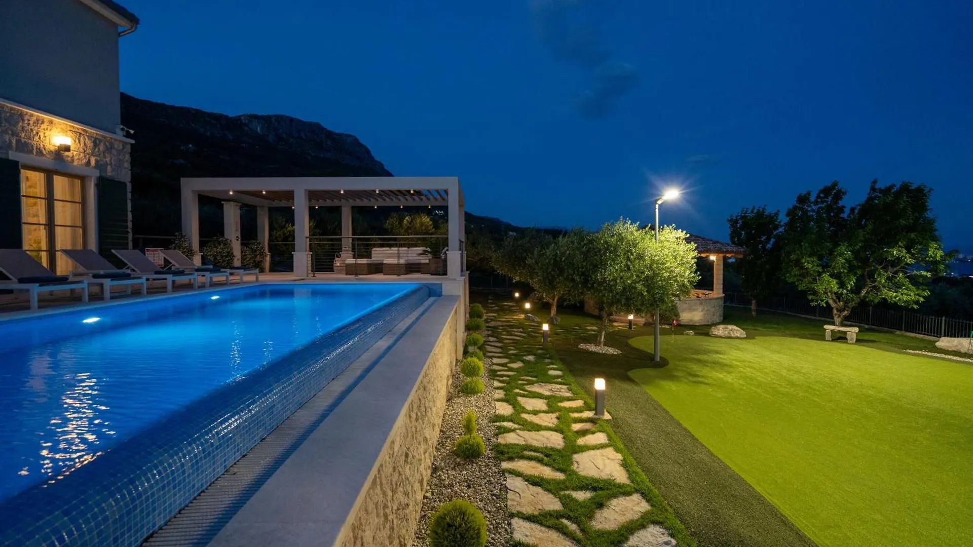 Villa Blue Ivy With Heated Pool Kastela Croatia