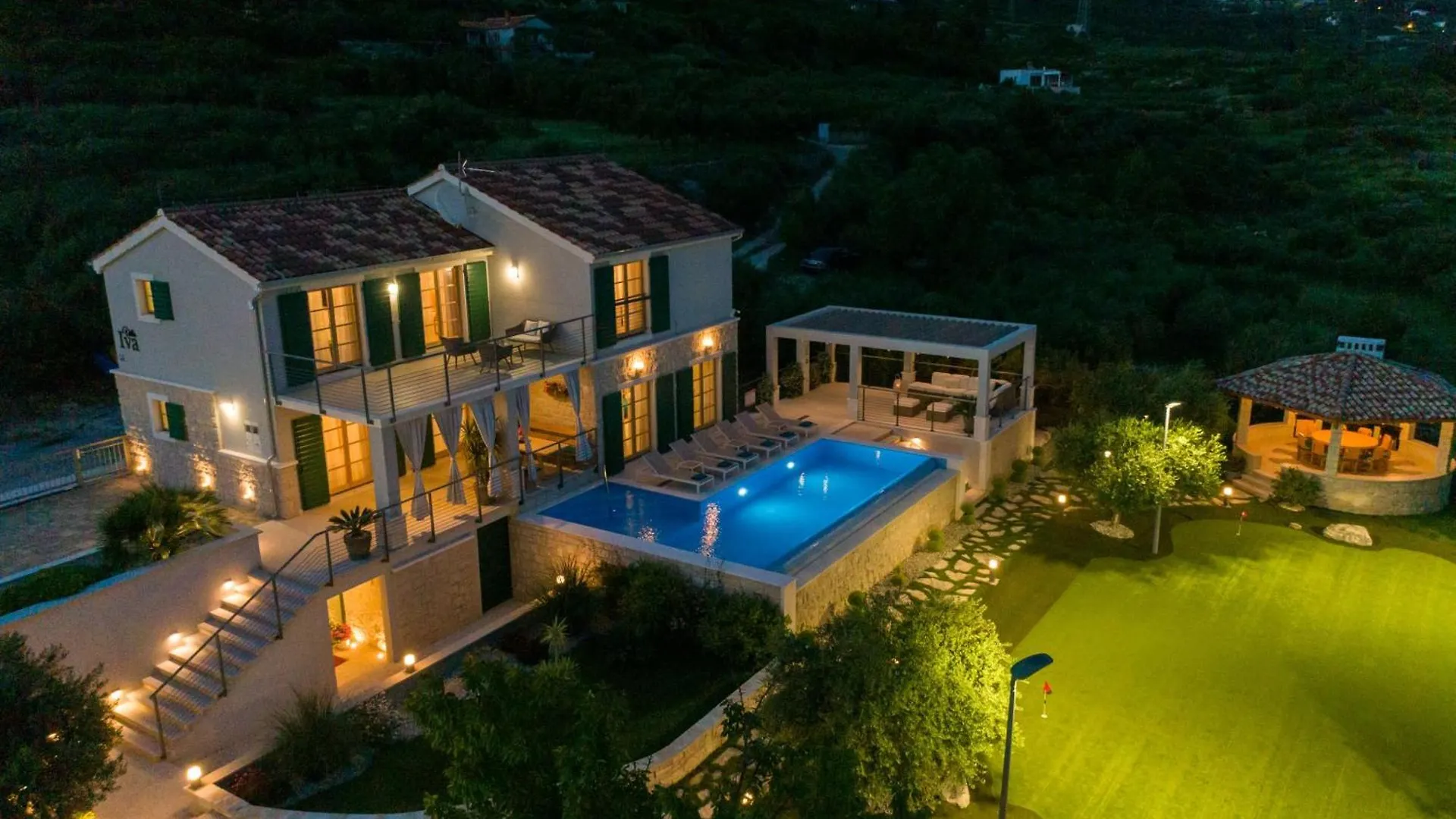 Villa Blue Ivy With Heated Pool Kastela