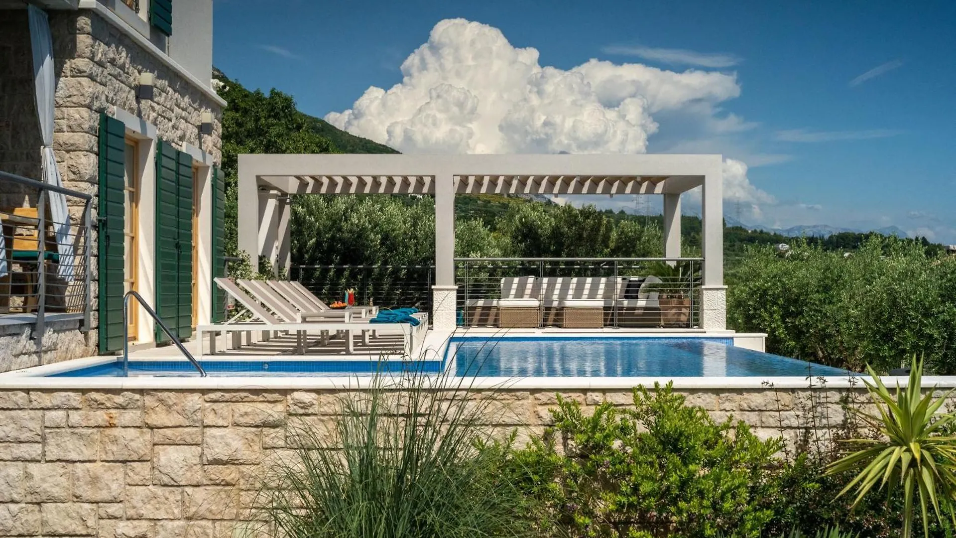 Villa Blue Ivy With Heated Pool Kastela 0*,  Croatia
