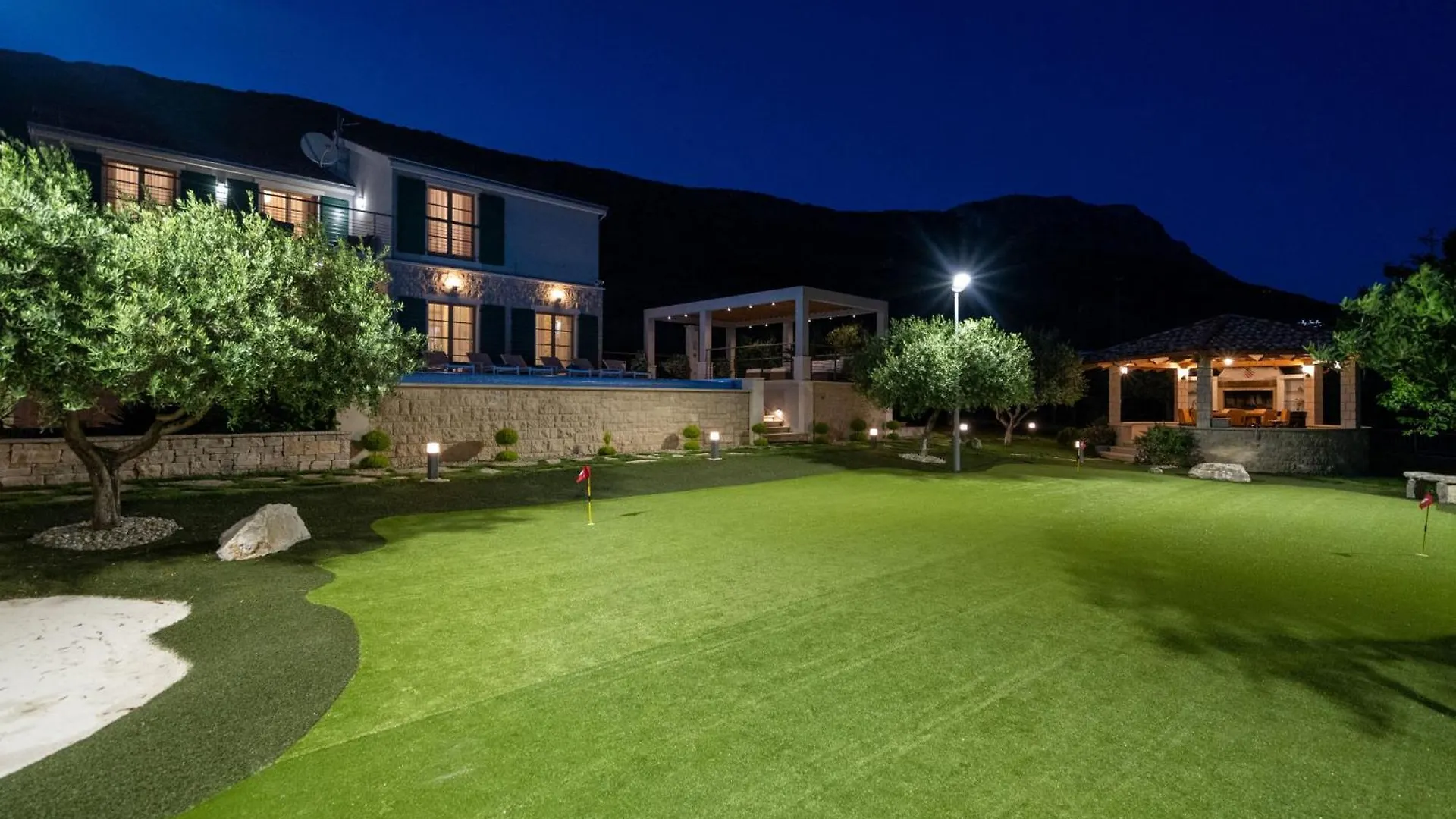 Villa Blue Ivy With Heated Pool Kastela 0*,