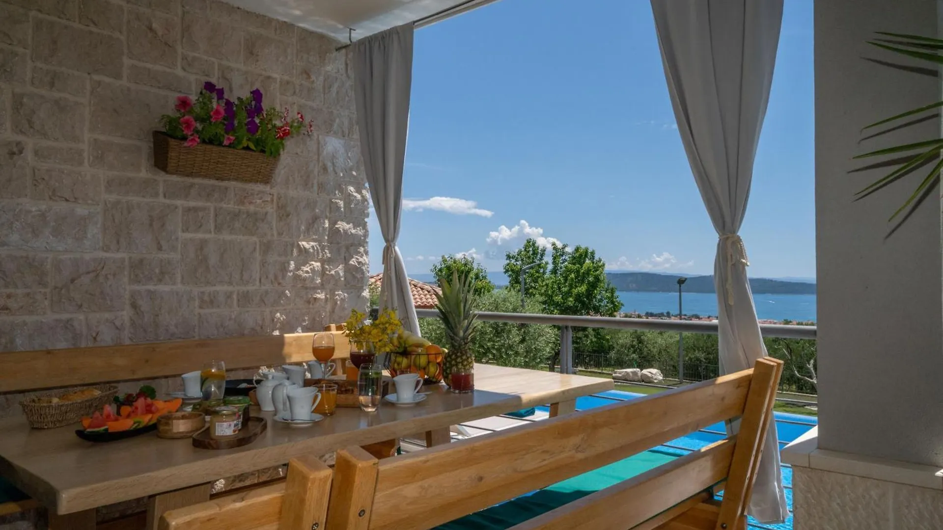 Villa Blue Ivy With Heated Pool Kastela