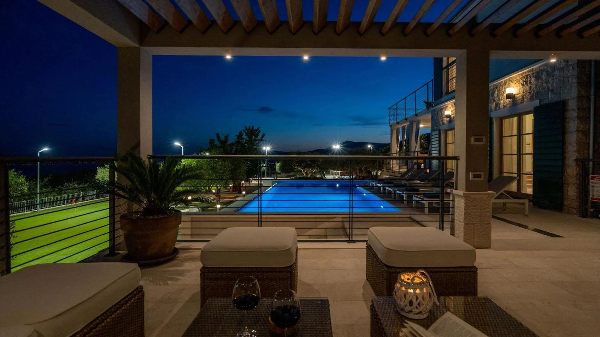 Villa Blue Ivy With Heated Pool Kastela Croatia