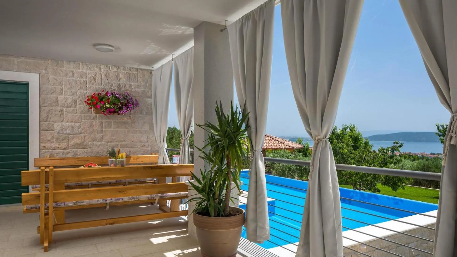 Villa Blue Ivy With Heated Pool Kastela