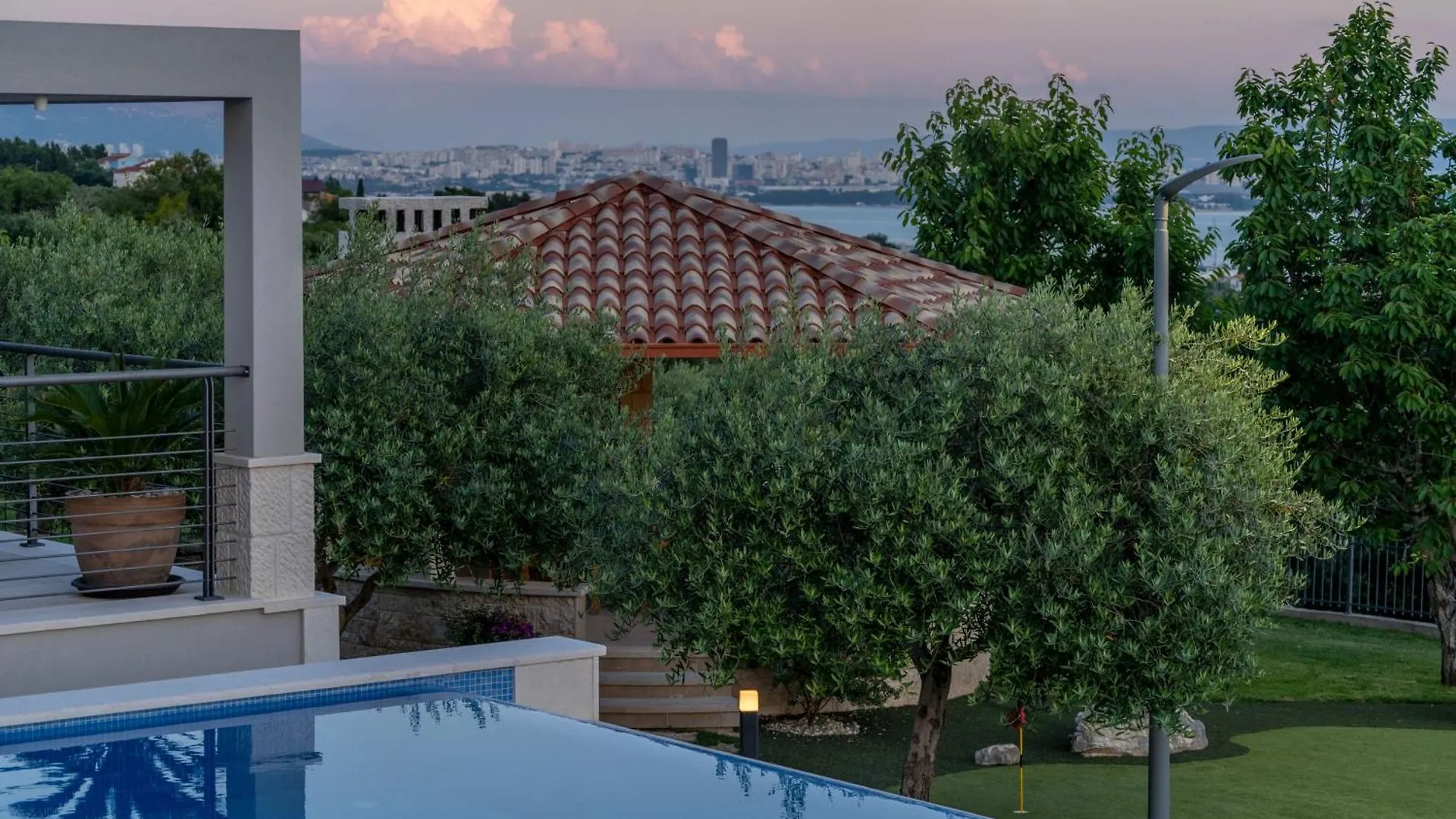 Villa Blue Ivy With Heated Pool Kastela